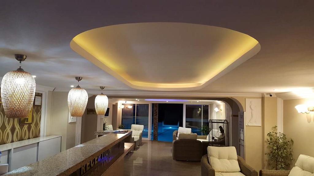 Comet De Luxe มาร์มาริส ภายนอก รูปภาพ